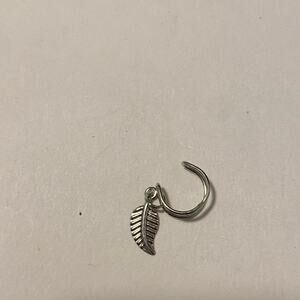 Leaf ear cuff